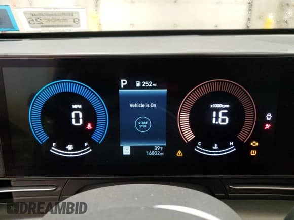 2024 Hyundai Kona SEL с VIN KM8HB3AB1RU137383, выставлен на аукционе Copart как лот 87822525 с пробегом 16 802 миль миль и Чистый • Clean title. История ставок и продаж доступна на DreamBid. Изображение 9.