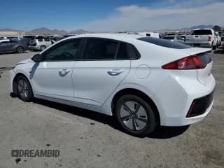 ✅ 2018 Hyundai Ioniq Blue • VIN: KMHC65LCXJU064602 • Lot: 48553015. Wystawiony na Copart z przebiegiem 117 682 mil. Bezpłatny archiwum sprzedaży aukcyjnych z USA i szczegółowy raport historii pojazdu na DreamBid. Zdjęcie 2.
