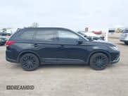 ✅ 2020 Mitsubishi Outlander SE • VIN: JA4AD3A34LZ032138 • Lot: 43870830. Listed on IAAI with 176,189 mi. Free auction sales archive from the USA and detailed vehicle history report at DreamBid. Image 13.