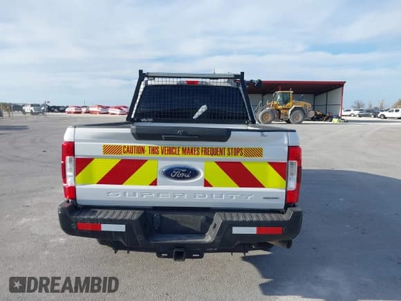 ✅ 2018 Ford F-250 XL • VIN: 1FT7X2A65JEC48077 • Лот: 41552587. Опубликован ранее на IAAI с пробегом 127 887 миль. Бесплатный доступ к архиву аукционных продаж из США и подробный отчёт об истории автомобиля на DreamBid. Изображение 16.