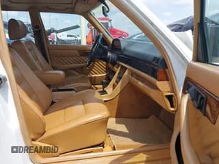 ✅ 1990 Mercedes-Benz 420 SEL • VIN: WDBCA35E2LA538213 • Lot: 42259120. Listed on IAAI with 194,521 mi. Free auction sales archive from the USA and detailed vehicle history report at DreamBid. Image 5.