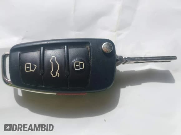 ✅ 2014 Audi Q7 Premium Plus • VIN: WA1LGAFE1ED008314 • Lot: 43628770. Wystawiony na IAAI z przebiegiem 121 714 mil. Bezpłatny archiwum sprzedaży aukcyjnych z USA i szczegółowy raport historii pojazdu na DreamBid. Zdjęcie 11.