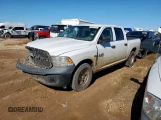 2017 Ram 1500 Express z VIN 1C6RR6KT5HS806186, wystawiony jako Copart lot #86097015 z przebiegiem 105 323 mil mil oraz Szkoda całkowita • Salvage title. Historia ofert i sprzedaży dostępna na DreamBid. Obrazek 1.