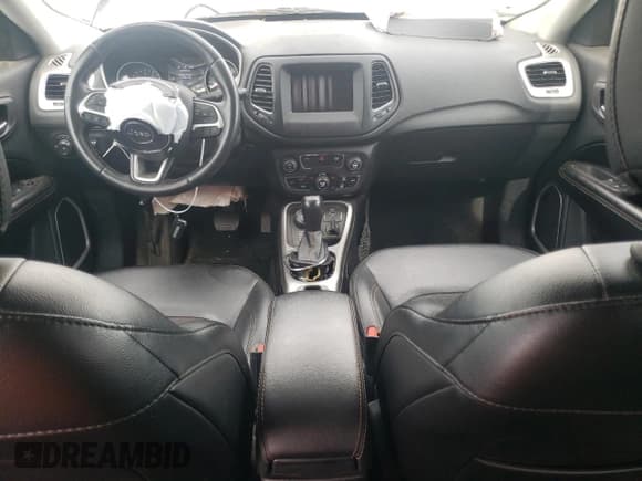 ✅ 2019 Jeep Compass Latitude • VIN: 3C4NJDBB8KT760837 • Lot: 58399035. Listed on Copart with 117,188 mi. Free auction sales archive from the USA and detailed vehicle history report at DreamBid. Image 8.