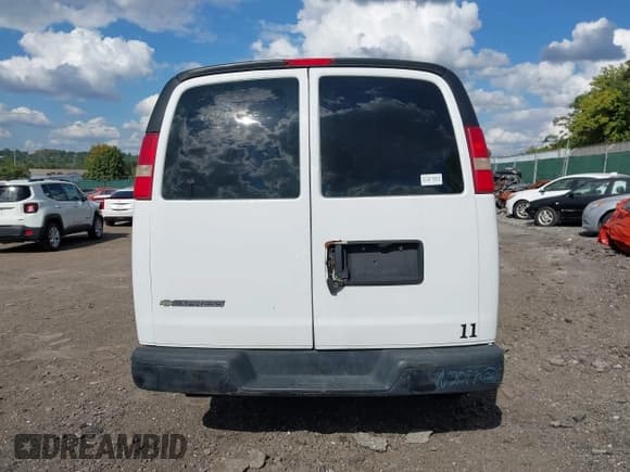 ✅ 2011 Chevrolet Express Cargo • VIN: 1GCWGFCA2B1162013 • Lot: 43124177. Listed on IAAI with 265,494 mi. Free auction sales archive from the USA and detailed vehicle history report at DreamBid. Image 16.