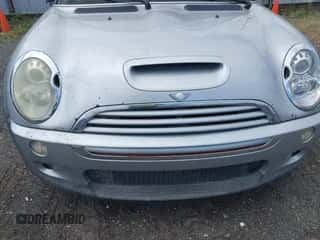 2005 MINI Hardtop S with VIN WMWRE33555TL14912, listed as a IAAI auction lot 42681754 with 176,961 mi miles and . Bid and sale history available at DreamBid. Image 6.