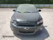 ✅ 2013 Chevrolet Sonic LTZ • VIN: 1G1JF6SB8D4110046 • Лот: 69276025. Размещён на Copart с пробегом 123 218 миль миль. Получите бесплатный доступ к архиву аукционных продаж из США и посмотрите подробный отчёт об истории автомобиля на DreamBid. Изображение 5.