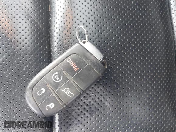 ✅ 2015 Jeep Grand Cherokee Overland • VIN: 1C4RJFCG6FC155028 • Лот: 42436486. Опубликован ранее на IAAI с пробегом 92 186 миль. Бесплатный доступ к архиву аукционных продаж из США и подробный отчёт об истории автомобиля на DreamBid. Изображение 11.