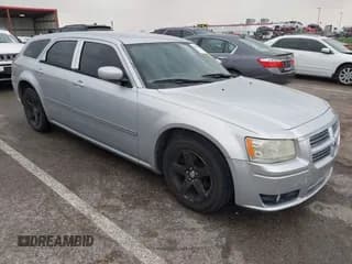 ✅ 2008 Dodge Magnum SXT • VIN: 2D4FV37V48H242864 • Lot: 41988484. Listed on IAAI with 197,961 mi. Free auction sales archive from the USA and detailed vehicle history report at DreamBid. Image 1.