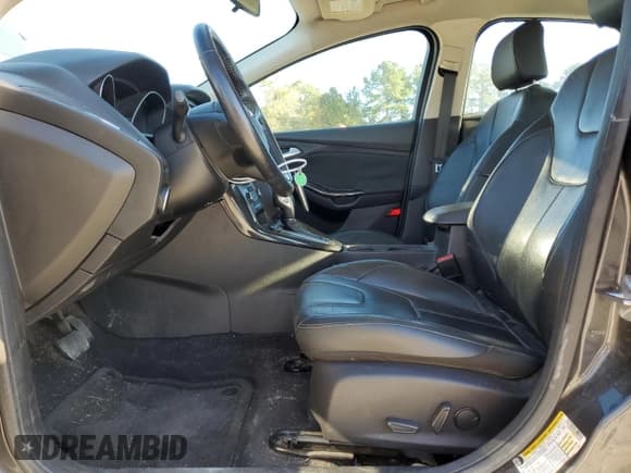 ✅ 2016 Ford Focus Titanium • VIN: 1FADP3N26GL232562 • Лот: 53479315. Опубликован ранее на Copart с пробегом 109 611 миль. Бесплатный доступ к архиву аукционных продаж из США и подробный отчёт об истории автомобиля на DreamBid. Изображение 7.