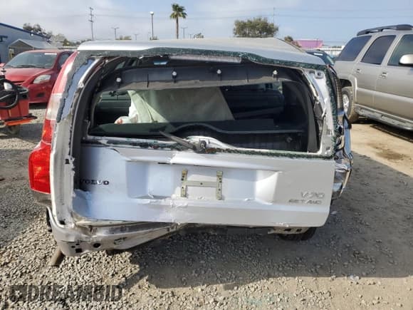 ✅ 2003 Volvo V70 • VIN: YV1SJ59H531294032 • Lot: 50104345. Listed on Copart with 135,159 mi. Free auction sales archive from the USA and detailed vehicle history report at DreamBid. Image 6.