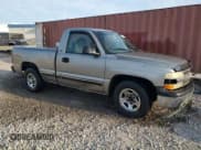 ✅ 2000 Chevrolet Silverado 1500 • VIN: 1GCEC14W0YZ226340 • Лот: 78533114. Опубликован ранее на Copart с пробегом 322 463 миль. Бесплатный доступ к архиву аукционных продаж из США и подробный отчёт об истории автомобиля на DreamBid. Изображение 4.