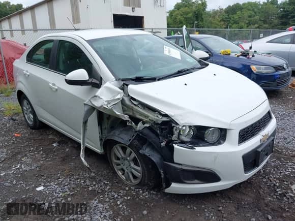 2015 Chevrolet Sonic LT с VIN 1G1JC5SG0F4135380, выставлен на аукционе IAAI как лот 43086011 с пробегом 66 085 миль миль и . История ставок и продаж доступна на DreamBid. Изображение 6.