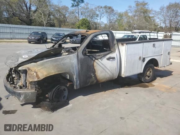 ✅ 2007 GMC Sierra 2500HD Work Truck • VIN: 1GDHC24K77E550046 • Lot: 50433995. Listed on Copart with Not provided. Free auction sales archive from the USA and detailed vehicle history report at DreamBid. Image 1.