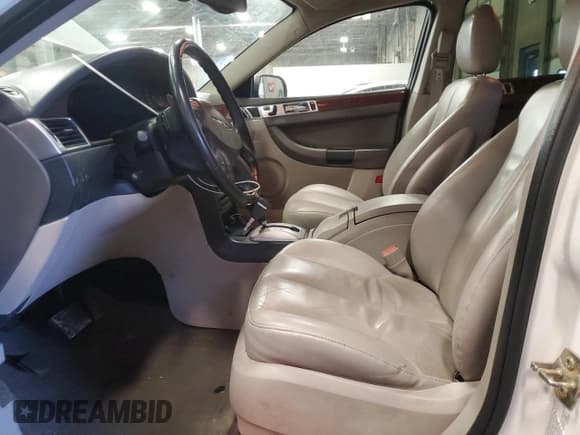 ✅ 2004 Chrysler Pacifica • VIN: 2C8GF68454R500284 • Lot: 46793735. Wystawiony na Copart z przebiegiem 122 592 mil. Bezpłatny archiwum sprzedaży aukcyjnych z USA i szczegółowy raport historii pojazdu na DreamBid. Zdjęcie 7.