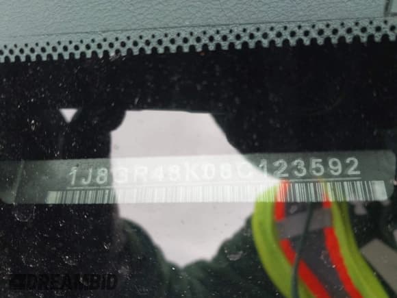 ✅ 2008 Jeep Grand Cherokee Laredo • VIN: 1J8GR48K08C123592 • Lot: 43715838. Wystawiony na IAAI z przebiegiem 218 583 mil. Bezpłatny archiwum sprzedaży aukcyjnych z USA i szczegółowy raport historii pojazdu na DreamBid. Zdjęcie 9.