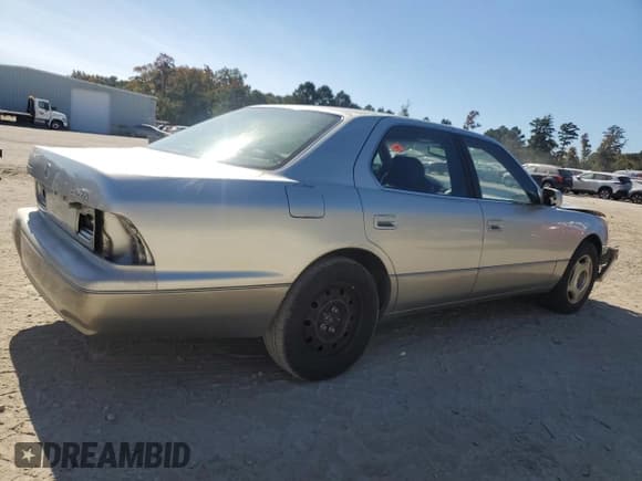 ✅ 2000 Lexus LS 400 • VIN: JT8BH28F5Y0177756 • Лот: 77073294. Опубликован ранее на Copart с пробегом 8 526 миль. Бесплатный доступ к архиву аукционных продаж из США и подробный отчёт об истории автомобиля на DreamBid. Изображение 3.