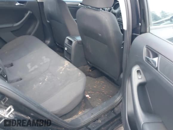 ✅ 2015 Volkswagen Jetta S • VIN: 3VW2K7AJ1FM271834 • Lot: 43822702. Wystawiony na IAAI z przebiegiem 179 029 mil. Bezpłatny archiwum sprzedaży aukcyjnych z USA i szczegółowy raport historii pojazdu na DreamBid. Zdjęcie 8.