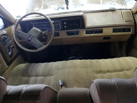 ✅ 1986 Oldsmobile Cutlass • VIN: 2G3AJ19R6G9345283 • Lot: 41680155. Wystawiony na Copart z przebiegiem 30 900 mil. Bezpłatny archiwum sprzedaży aukcyjnych z USA i szczegółowy raport historii pojazdu na DreamBid. Zdjęcie 8.