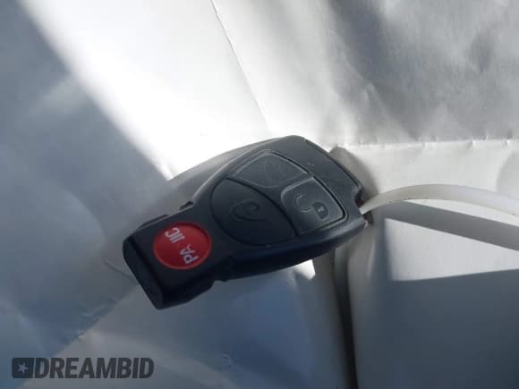 ✅ 2005 Mercedes-Benz C 230 Kompressor • VIN: WDBRF40J25F617425 • Lot: 43173293. Listed on IAAI with 136,054 mi. Free auction sales archive from the USA and detailed vehicle history report at DreamBid. Image 11.