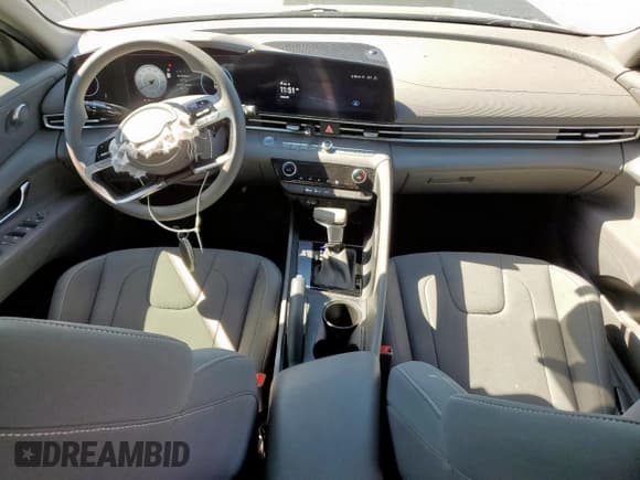 ✅ 2024 Hyundai Elantra SEL • VIN: KMHLM4DG2RU752879 • Lot: 86090405. Listed on Copart with 24,648 mi. Free auction sales archive from the USA and detailed vehicle history report at DreamBid. Image 8.