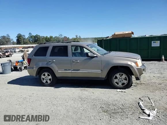✅ 2006 Jeep Grand Cherokee Limited • VIN: 1J8HR58236C112576 • Lot: 86715195. Listed on Copart with 223,405 mi. Free auction sales archive from the USA and detailed vehicle history report at DreamBid. Image 14.