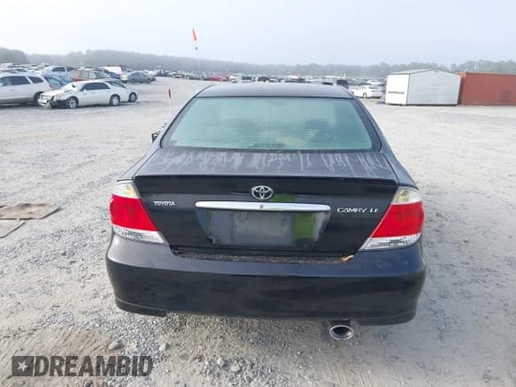 ✅ 2005 Toyota Camry LE • VIN: 4T1BE32K95U088620 • Lot: 43289289. Listed on IAAI with 205,013 mi. Free auction sales archive from the USA and detailed vehicle history report at DreamBid. Image 16.