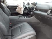 ✅ 2024 VinFast VF 8 Eco • VIN: RLLV1AEB9RH006595 • Lot: 40840369. Wystawiony na IAAI z przebiegiem 2 334 mil. Bezpłatny archiwum sprzedaży aukcyjnych z USA i szczegółowy raport historii pojazdu na DreamBid. Zdjęcie 5.