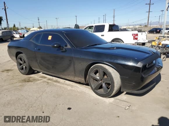 ✅ 2013 Dodge Challenger SXT • VIN: 2C3CDYAG1DH745079 • Lot: 80125774. Wystawiony na Copart z przebiegiem Nie podano. Bezpłatny archiwum sprzedaży aukcyjnych z USA i szczegółowy raport historii pojazdu na DreamBid. Zdjęcie 4.