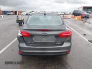 ✅ 2016 Ford Focus SE • VIN: 1FADP3F23GL305949 • Lot: 43280766. Wystawiony na IAAI z przebiegiem 176 641 mil. Bezpłatny archiwum sprzedaży aukcyjnych z USA i szczegółowy raport historii pojazdu na DreamBid. Zdjęcie 16.