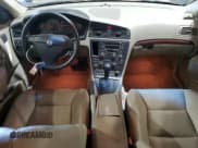 ✅ 2004 Volvo S60 • VIN: YV1RH59H042389930 • Lot: 74143964. Wystawiony na Copart z przebiegiem Nie podano. Bezpłatny archiwum sprzedaży aukcyjnych z USA i szczegółowy raport historii pojazdu na DreamBid. Zdjęcie 8.