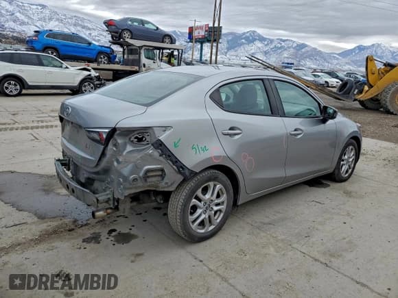 ✅ 2016 Scion iA • VIN: 3MYDLBZV0GY101320 • Lot: 94205415. Wystawiony na Copart z przebiegiem 89 457 mil. Bezpłatny archiwum sprzedaży aukcyjnych z USA i szczegółowy raport historii pojazdu na DreamBid. Zdjęcie 3.