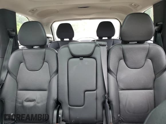 ✅ 2022 Volvo XC90 Momentum • VIN: YV4A22PK7N1788212 • Lot: 61209075. Wystawiony na Copart z przebiegiem 34 428 mil. Bezpłatny archiwum sprzedaży aukcyjnych z USA i szczegółowy raport historii pojazdu na DreamBid. Zdjęcie 10.