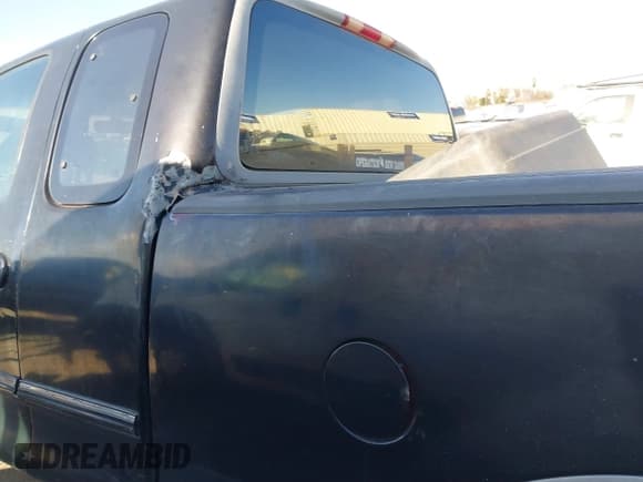 ✅ 1997 Ford F-250 • VIN: 1FTFX27L4VKC04670 • Лот: 41699664. Опубликован ранее на IAAI с пробегом 272 038 миль. Бесплатный доступ к архиву аукционных продаж из США и подробный отчёт об истории автомобиля на DreamBid. Изображение 14.