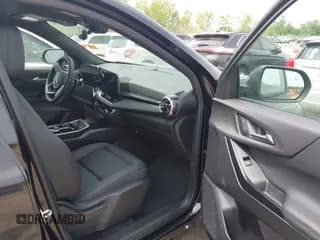 ✅ 2026 Chevrolet Equinox FWD LT • VIN: 3GNAXHEG0TL116222 • Lot: 42472116. Wystawiony na IAAI z przebiegiem 1 104 mil. Bezpłatny archiwum sprzedaży aukcyjnych z USA i szczegółowy raport historii pojazdu na DreamBid. Zdjęcie 5.