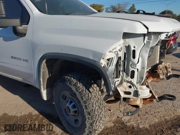 ✅ 2021 Chevrolet Silverado 2500HD Work Truck • VIN: 1GC1YLE78MF288230 • Лот: 43635503. Опубликован ранее на IAAI с пробегом 127 646 миль. Бесплатный доступ к архиву аукционных продаж из США и подробный отчёт об истории автомобиля на DreamBid. Изображение 18.