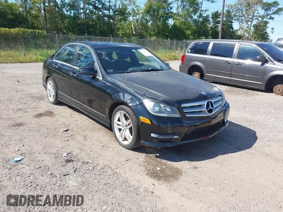 ✅ 2013 Mercedes-Benz C 250 Sport • VIN: WDDGF4HB5DA862291 • Lot: 43457284. Wystawiony na IAAI z przebiegiem Nie podano. Bezpłatny archiwum sprzedaży aukcyjnych z USA i szczegółowy raport historii pojazdu na DreamBid. Zdjęcie 1.