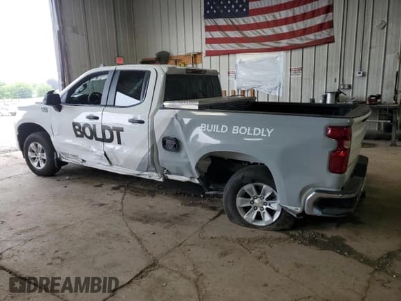 ✅ 2025 Chevrolet Silverado 1500 • VIN: 1GCRKAED4SZ206620 • Лот: 61067185. Опубликован ранее на Copart с пробегом 3 985 миль. Бесплатный доступ к архиву аукционных продаж из США и подробный отчёт об истории автомобиля на DreamBid. Изображение 2.