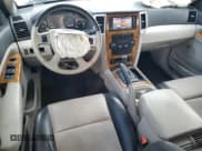 ✅ 2009 Jeep Grand Cherokee Limited • VIN: 1J8HS58P39C527675 • Лот: 68672425. Опубликован ранее на Copart с пробегом 135 104 миль. Бесплатный доступ к архиву аукционных продаж из США и подробный отчёт об истории автомобиля на DreamBid. Изображение 8.