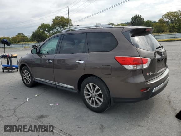 ✅ 2015 Nissan Pathfinder Platinum • VIN: 5N1AR2MN5FC717122 • Lot: 71411965. Wystawiony na Copart z przebiegiem 215 470 mil. Bezpłatny archiwum sprzedaży aukcyjnych z USA i szczegółowy raport historii pojazdu na DreamBid. Zdjęcie 2.
