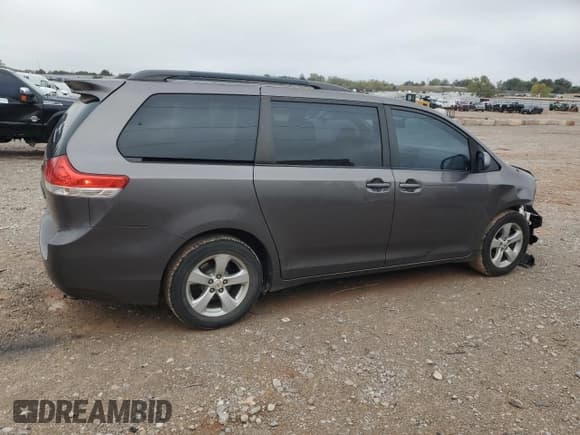 ✅ 2012 Toyota Sienna LE • VIN: 5TDKK3DC9CS211658 • Lot: 90089685. Listed on Copart with 142,143 mi. Free auction sales archive from the USA and detailed vehicle history report at DreamBid. Image 3.