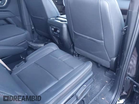 2023 Chevrolet Tahoe RST z VIN 1GNSKRKD7PR400349, wystawiony jako IAAI lot #41331940 z przebiegiem 25 503 mil mil oraz . Historia ofert i sprzedaży dostępna na DreamBid. Obrazek 8.