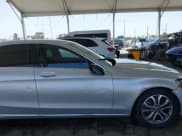 ✅ 2017 Mercedes-Benz C 300 • VIN: 55SWF4JB8HU220935 • Лот: 39645579. Опубликован ранее на IAAI с пробегом 37 338 миль. Бесплатный доступ к архиву аукционных продаж из США и подробный отчёт об истории автомобиля на DreamBid. Изображение 18.