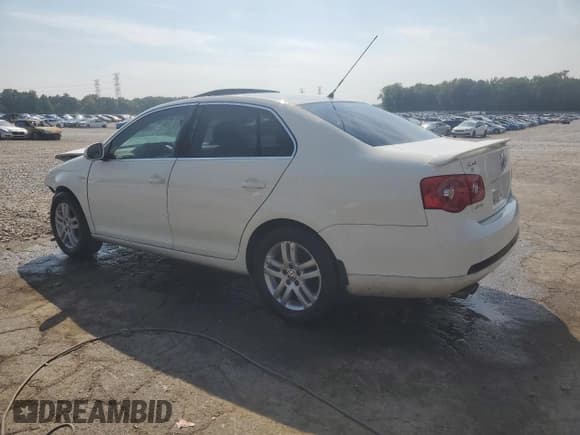 ✅ 2007 Volkswagen Jetta Wolfsburg Edition • VIN: 3VWEF71K57M151224 • Лот: 80806675. Опубликован ранее на Copart с пробегом 205 221 миль. Бесплатный доступ к архиву аукционных продаж из США и подробный отчёт об истории автомобиля на DreamBid. Изображение 2.