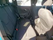 ✅ 2022 Jeep Renegade Latitude • VIN: ZACNJDB1XNPN92005 • Lot: 91638205. Wystawiony na Copart z przebiegiem Nie podano. Bezpłatny archiwum sprzedaży aukcyjnych z USA i szczegółowy raport historii pojazdu na DreamBid. Zdjęcie 10.