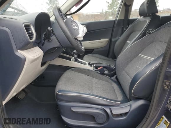 ✅ 2021 Hyundai Venue Denim • VIN: KMHRC8A38MU114215 • Lot: 45862545. Listed on Copart with Not provided. Free auction sales archive from the USA and detailed vehicle history report at DreamBid. Image 7.