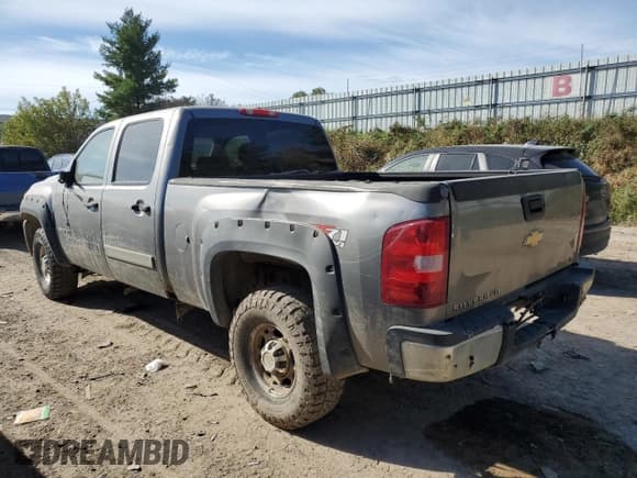 ✅ 2008 Chevrolet Silverado 2500HD Work Truck • VIN: 1GCHK23K98F186653 • Lot: 74286624. Wystawiony na Copart z przebiegiem 201 957 mil. Bezpłatny archiwum sprzedaży aukcyjnych z USA i szczegółowy raport historii pojazdu na DreamBid. Zdjęcie 2.
