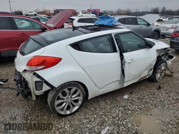 ✅ 2013 Hyundai Veloster w/Black Int • VIN: KMHTC6AD7DU132594 • Lot: 84790475. Wystawiony na Copart z przebiegiem 110 593 mil. Bezpłatny archiwum sprzedaży aukcyjnych z USA i szczegółowy raport historii pojazdu na DreamBid. Zdjęcie 3.