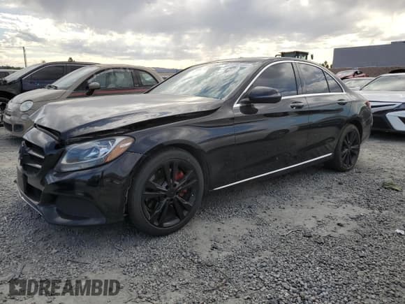 ✅ 2017 Mercedes-Benz C 300 • VIN: 55SWF4JB6HU190608 • Lot: 87290435. Wystawiony na Copart z przebiegiem 157 848 mil. Bezpłatny archiwum sprzedaży aukcyjnych z USA i szczegółowy raport historii pojazdu na DreamBid. Zdjęcie 1.