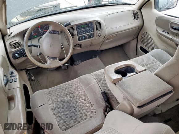 ✅ 2002 Ford F-150 XL • VIN: 1FTRX17W62KB68140 • Lot: 54826645. Listed on Copart with 259,227 mi. Free auction sales archive from the USA and detailed vehicle history report at DreamBid. Image 8.